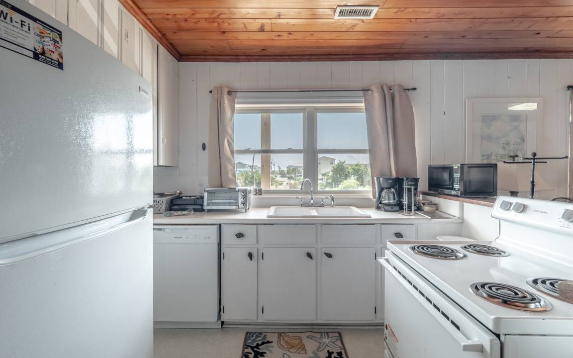 Photo of Kitchen in Topsail Beach