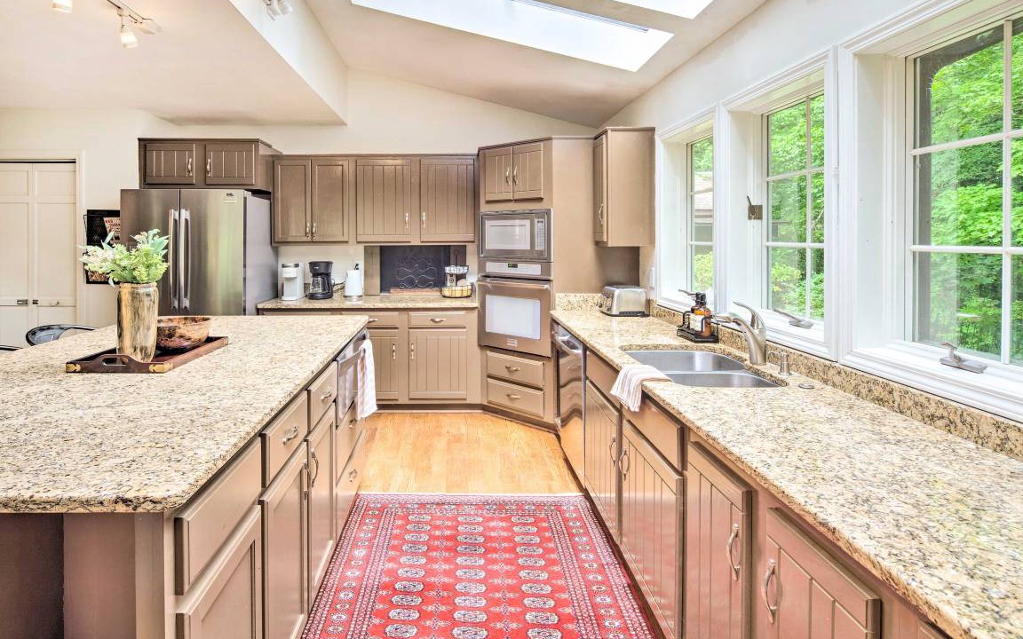 Photo of Kitchen in Chimney Rock