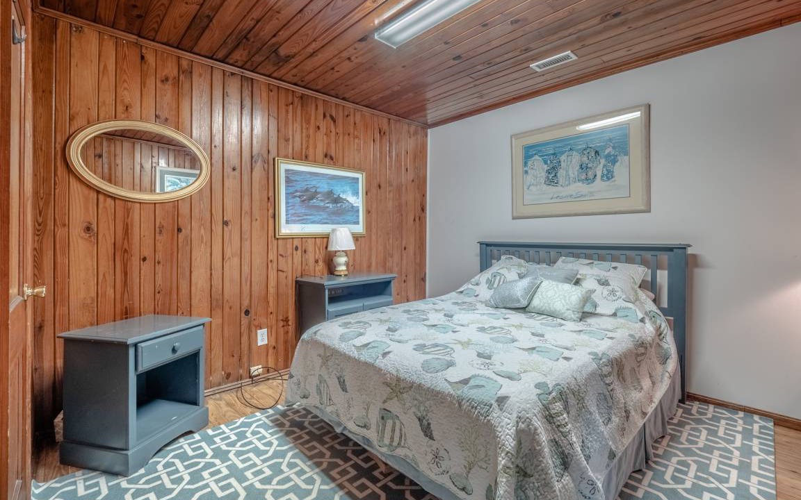 Photo of Bedroom in Topsail Beach
