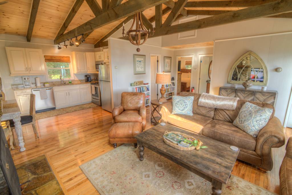 Photo of Livingroom in Blowing Rock