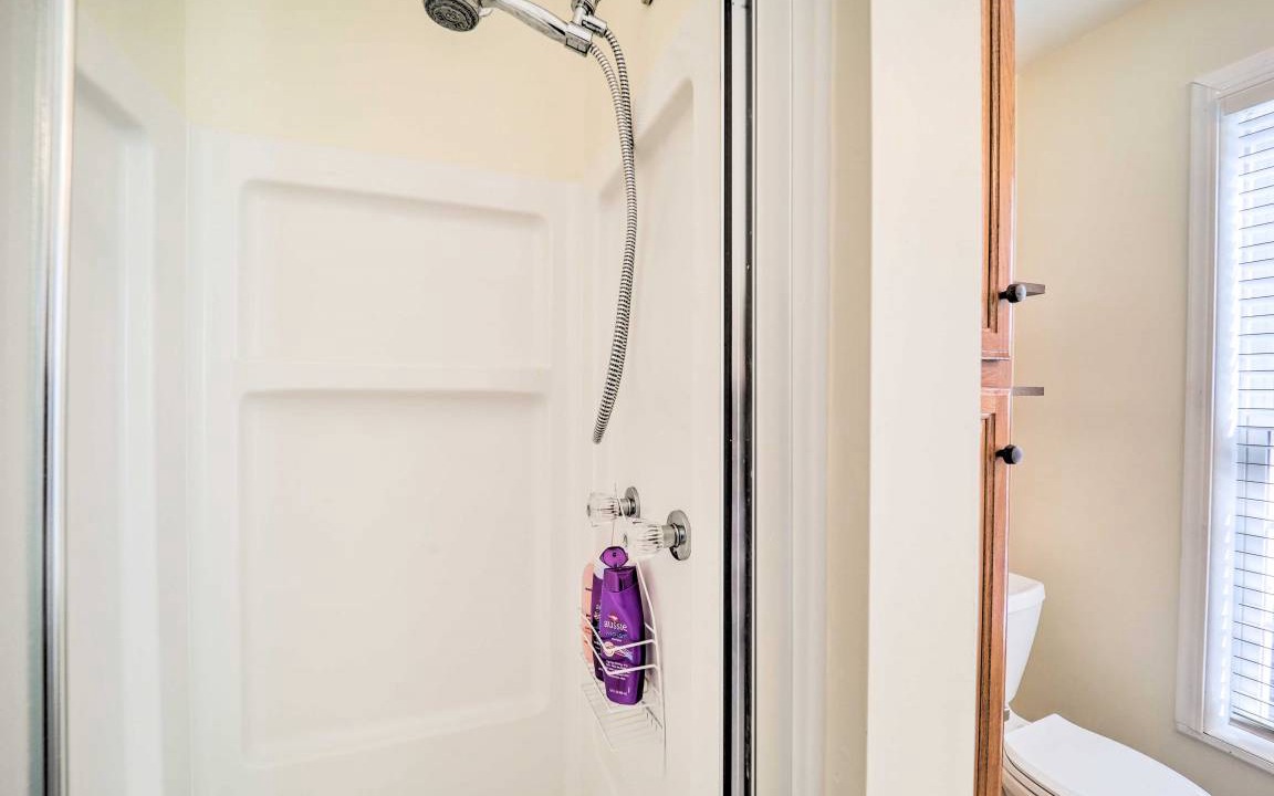 Photo of Bathroom in Newland