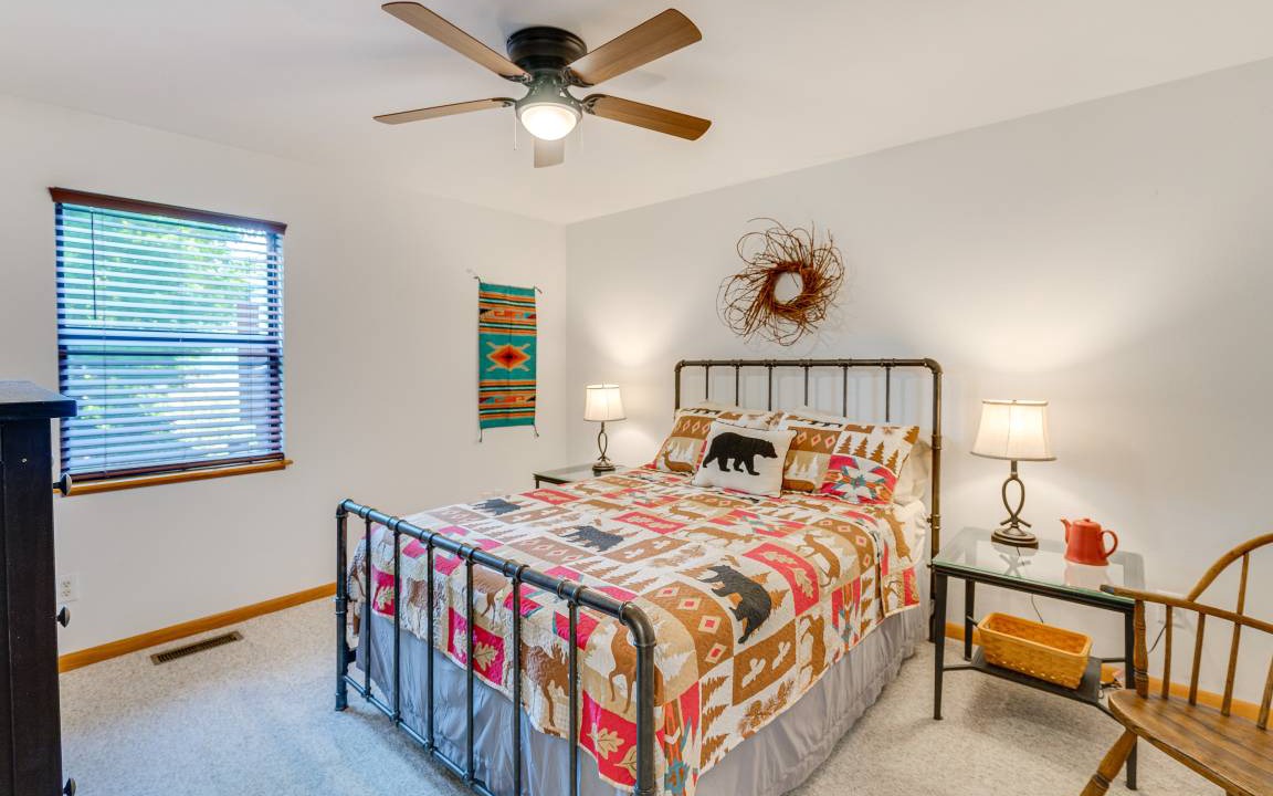 Photo of Bedroom in Upper Peachtree