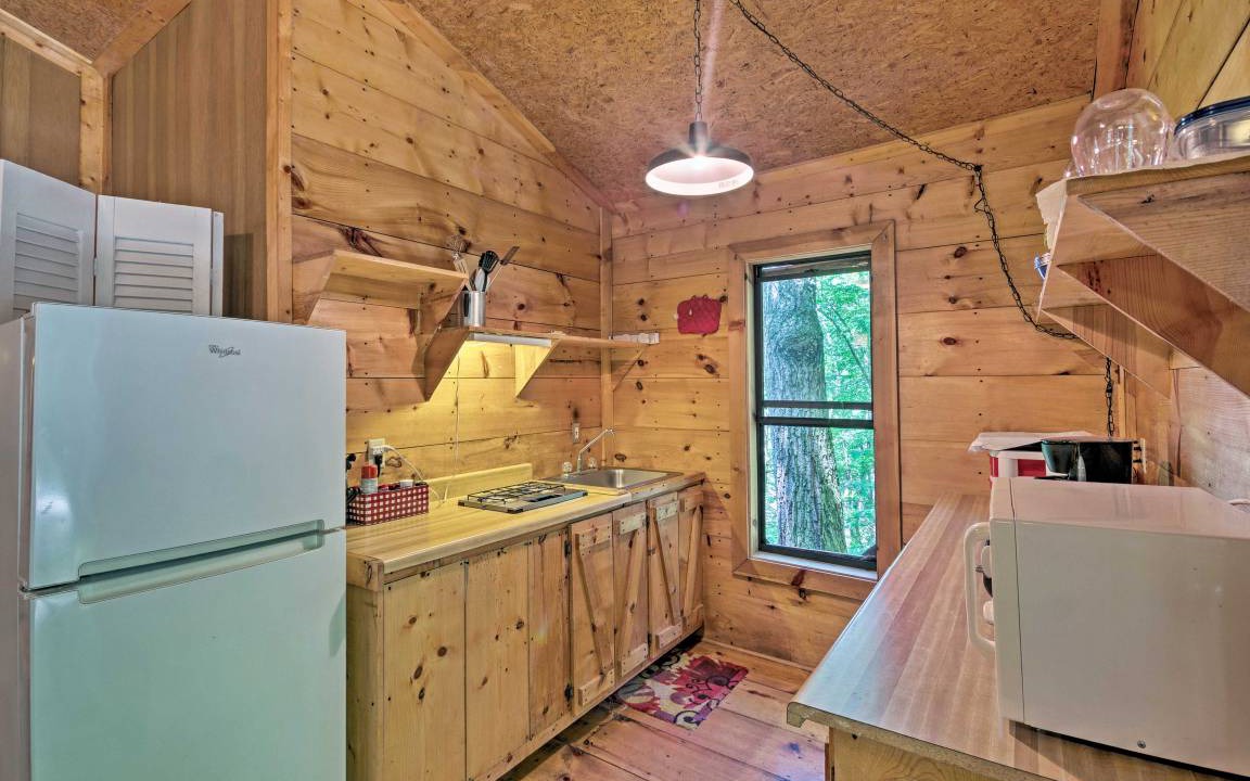 Photo of Kitchen in Barnardsville