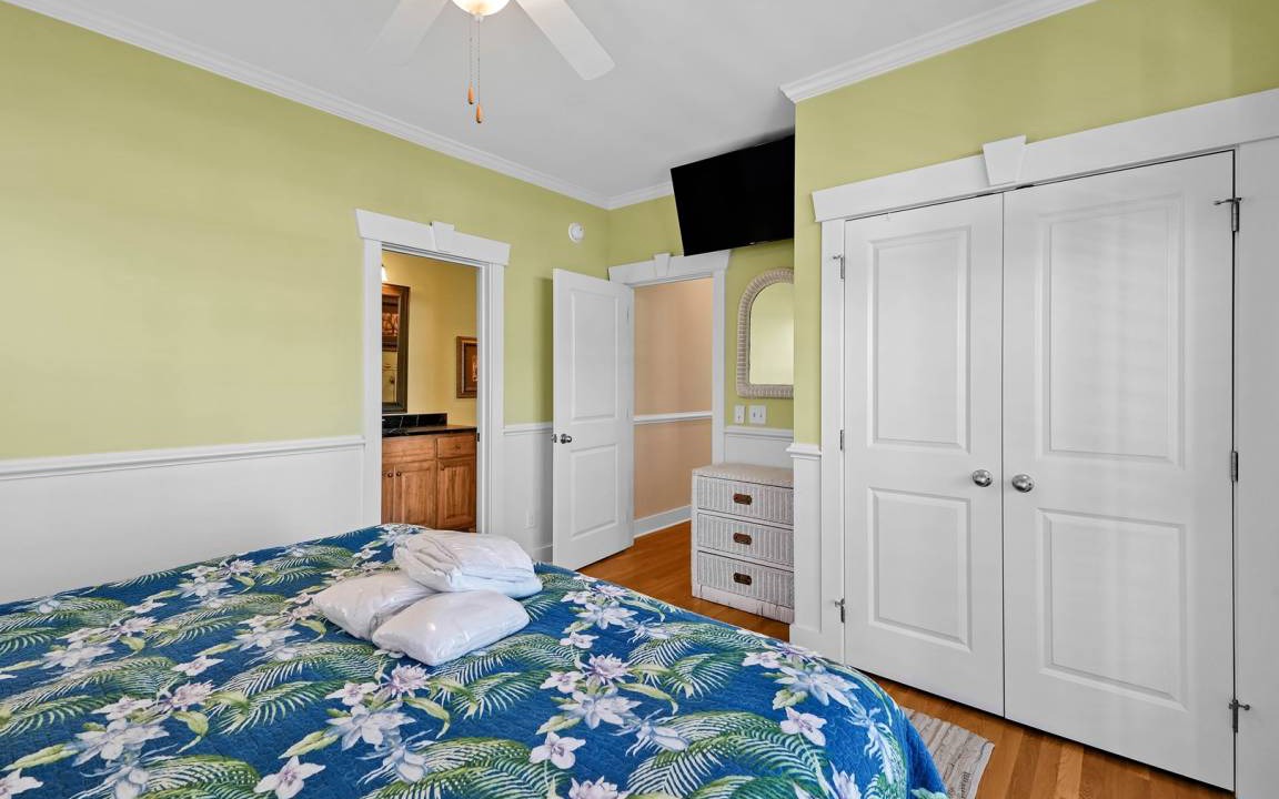 Photo of Bedroom in Caswell Beach