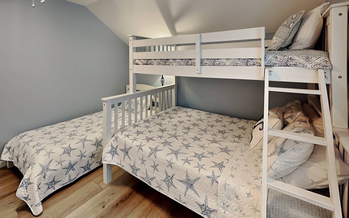 Photo of Bedroom in Topsail Beach