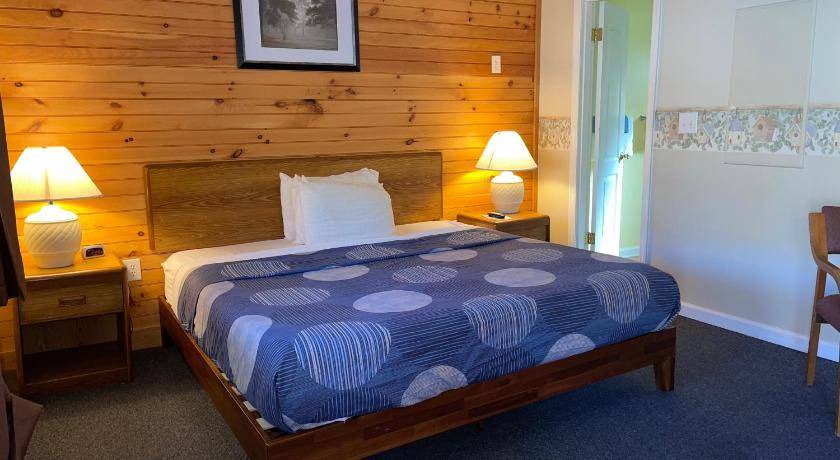 Photo of Bedroom in Maggie Valley