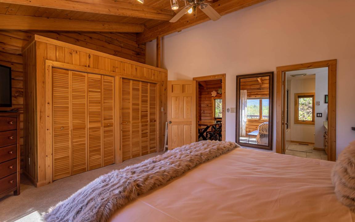 Photo of Bedroom in Apple Ridge