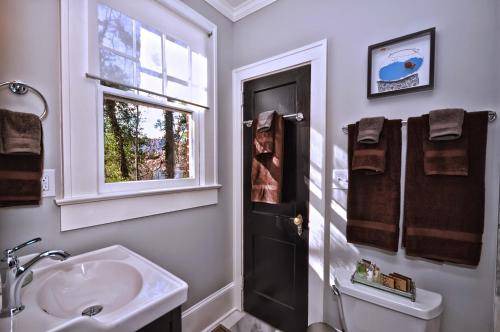 Photo of Bathroom in Cherry