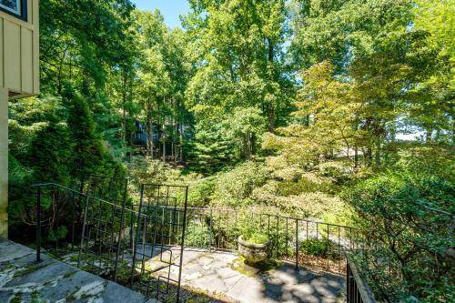 Photo of Patio Balcony in Laurel Park