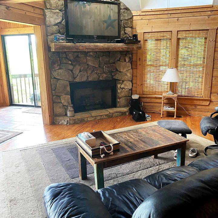 Photo of Livingroom in Rutherfordton