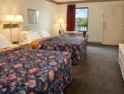 Photo of Bedroom in Hendersonville
