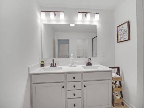 Photo of Bathroom in Harwood Lane