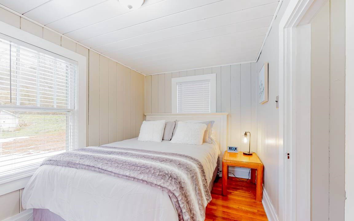 Photo of Bedroom in Candler