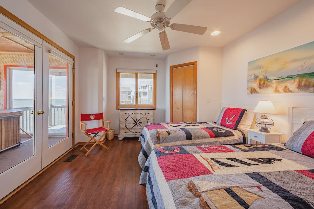 Photo of Livingroom in Brigands' Bay
