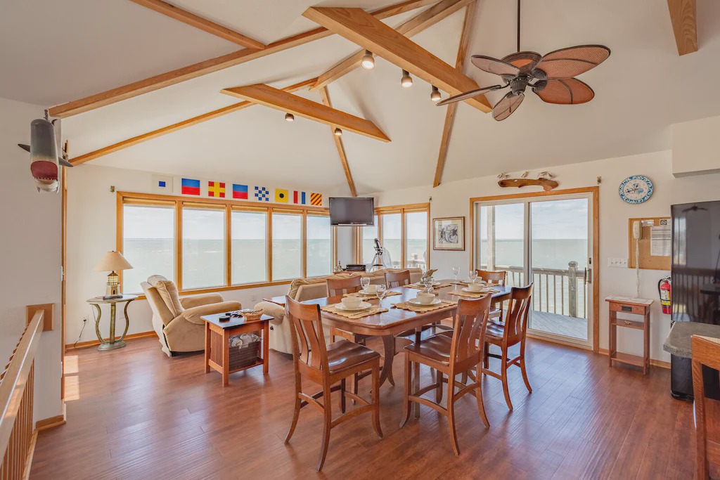 Photo of Livingroom in Brigands' Bay