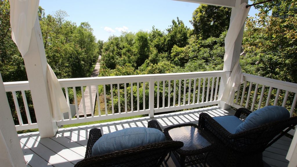 Photo of Patio Balcony in Monteray Shores
