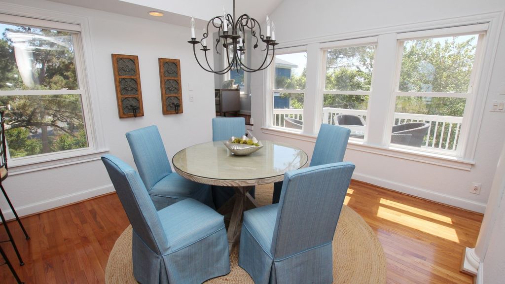 Photo of Livingroom in Monteray Shores