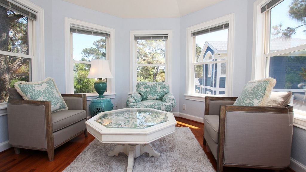 Photo of Livingroom in Monteray Shores