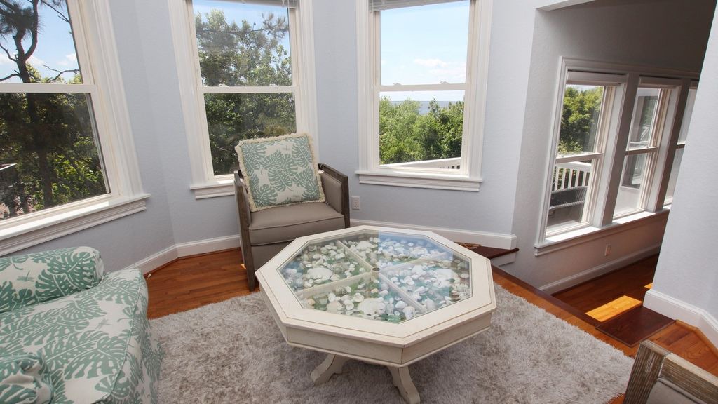 Photo of Livingroom in Monteray Shores