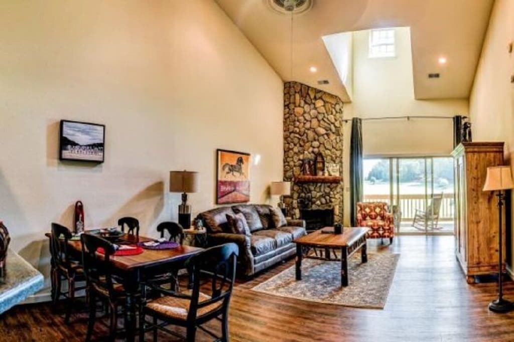 Photo of Livingroom in Lake Lure