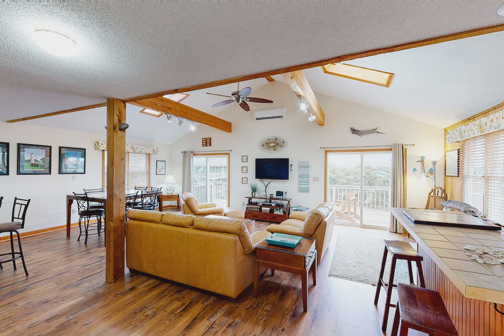 Photo of Livingroom in Avon
