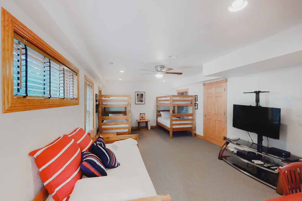 Photo of Livingroom in Pine Island