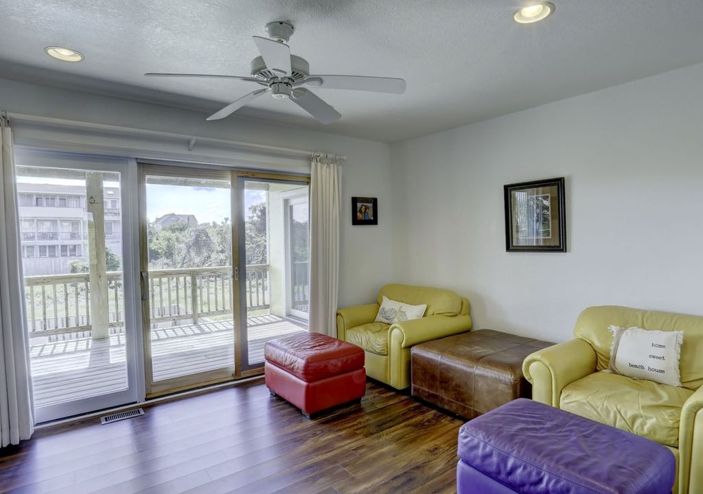 Photo of Livingroom in Southern Shores