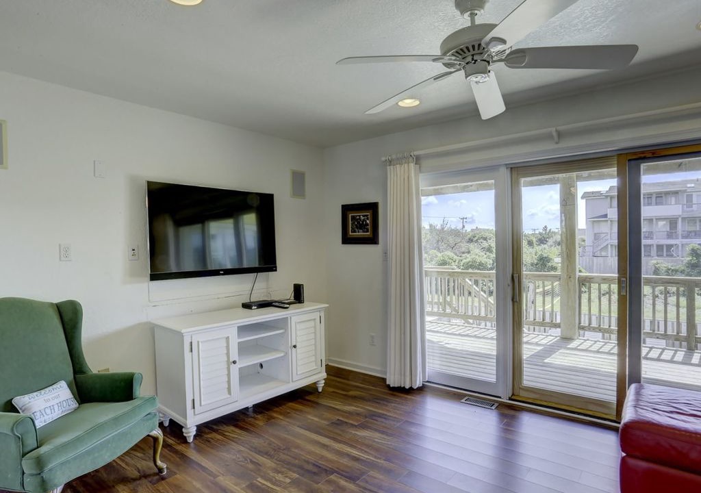 Photo of Livingroom in Southern Shores