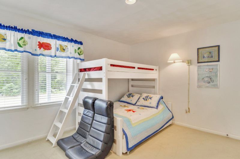 Photo of Bedroom in Monteray Shores