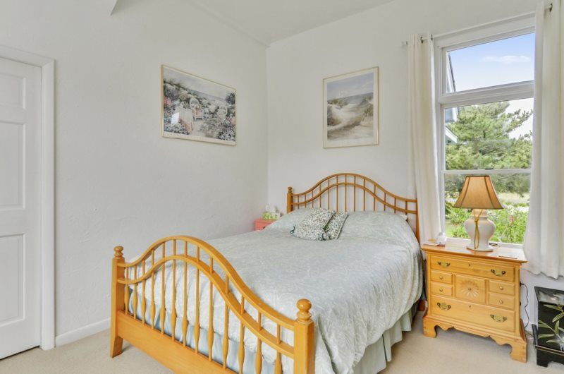 Photo of Bedroom in Monteray Shores