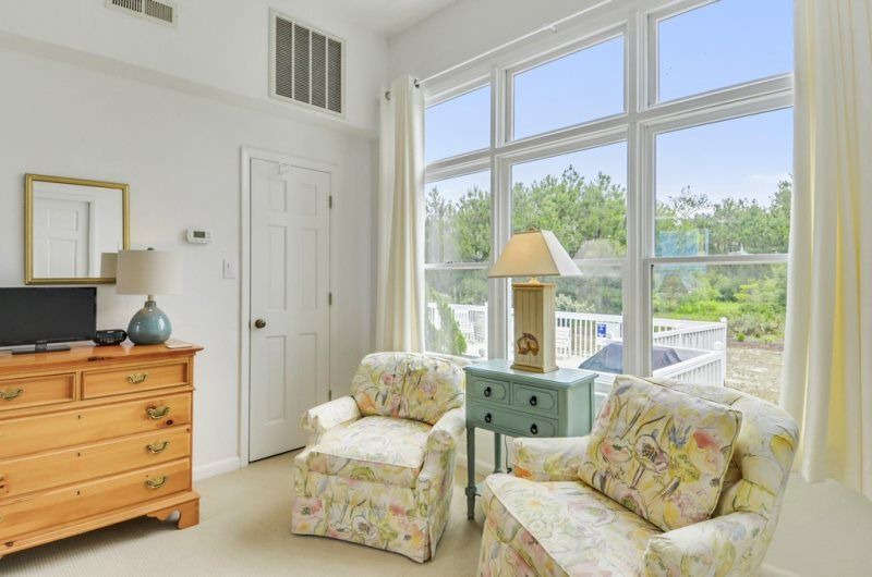 Photo of Livingroom in Monteray Shores