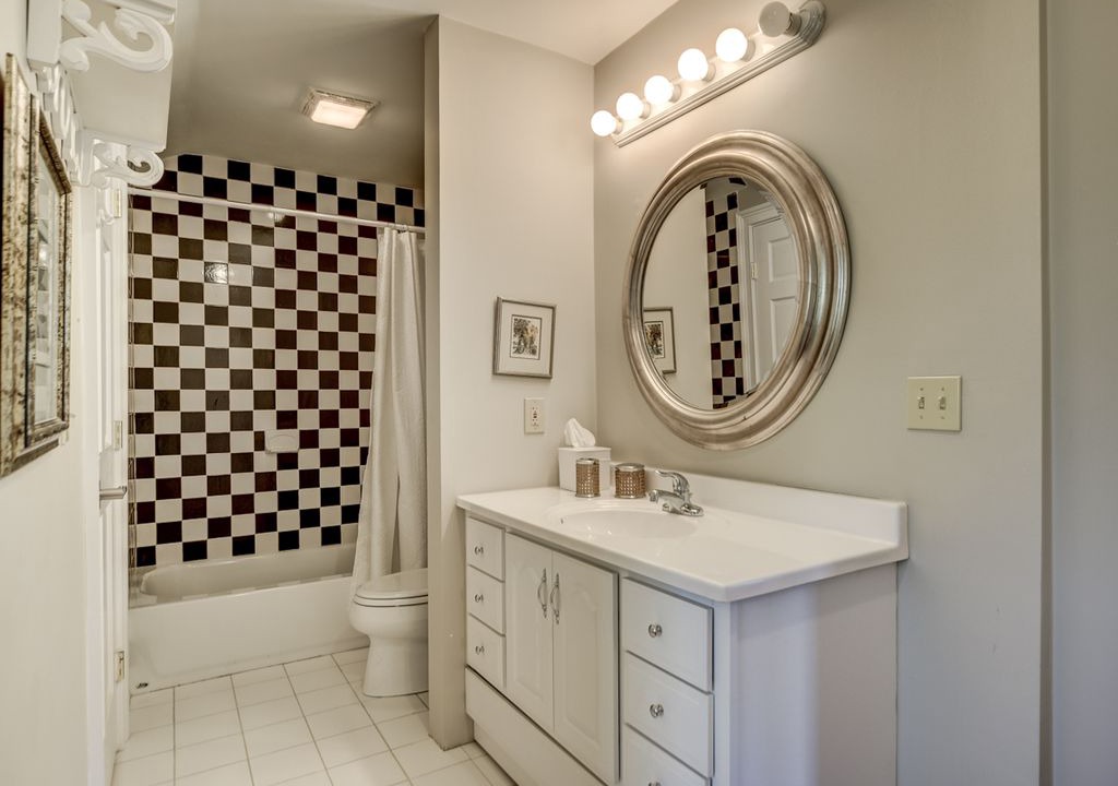 Photo of Bathroom in Brentwood