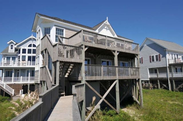 Photo of Buildings in Village of Stump Sound