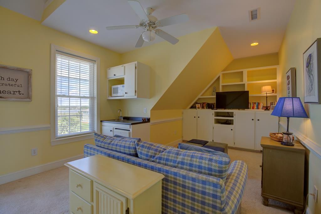 Photo of Livingroom in Cape Island
