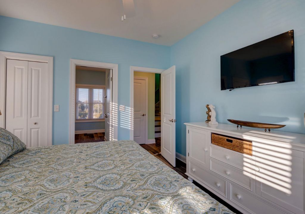 Photo of Bedroom in Village of Stump Sound