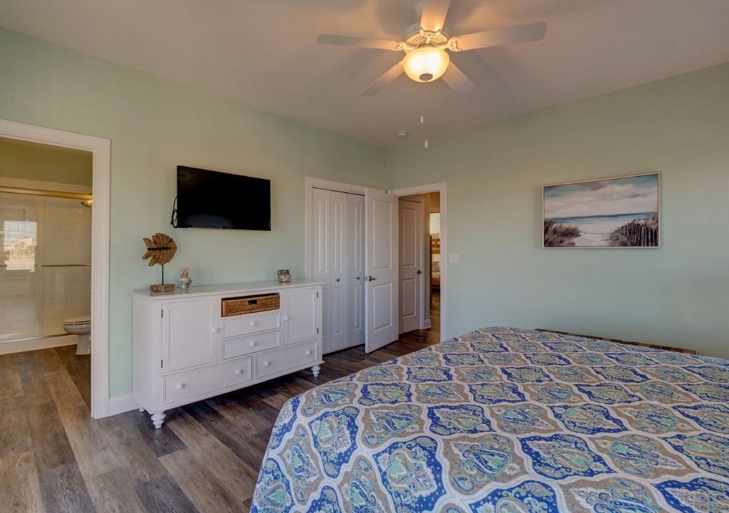 Photo of Bedroom in Village of Stump Sound