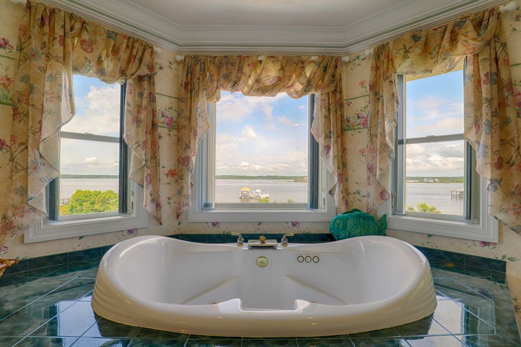 Photo of Bathroom in Cape Island