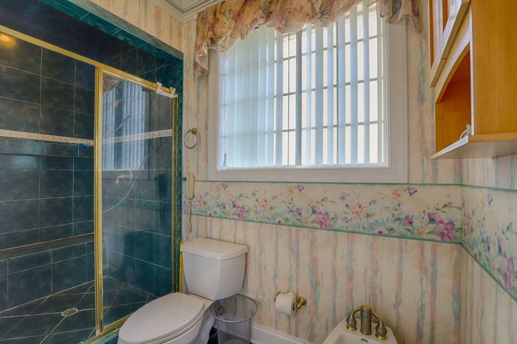 Photo of Bathroom in Cape Island