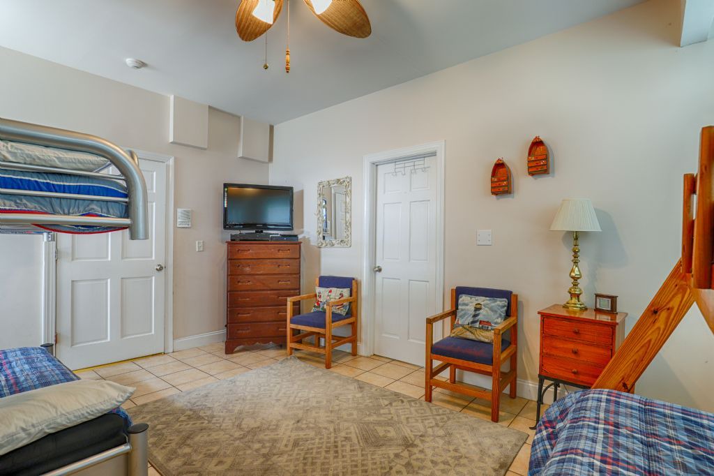 Photo of Livingroom in Cape Island