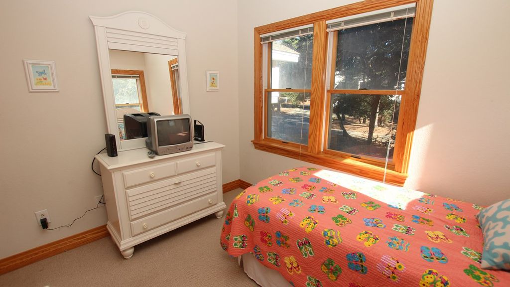 Photo of Bedroom in Monteray Shores