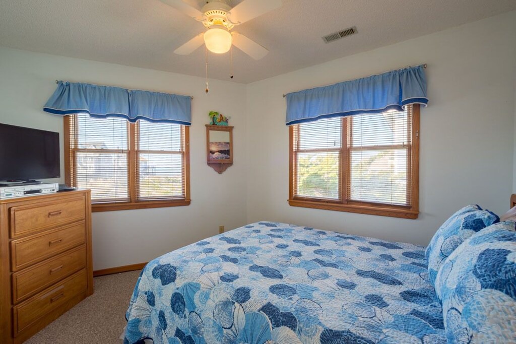 Photo of Bedroom in Brigands' Bay
