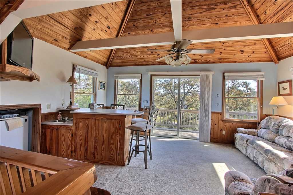 Photo of Livingroom in Brigands' Bay