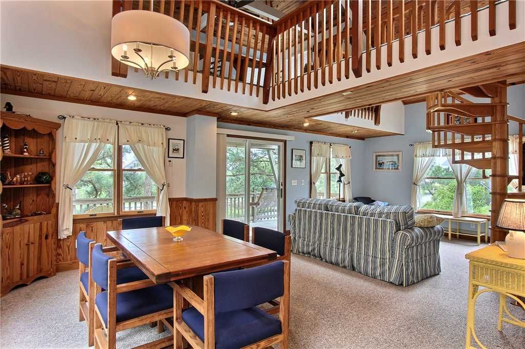 Photo of Livingroom in Brigands' Bay
