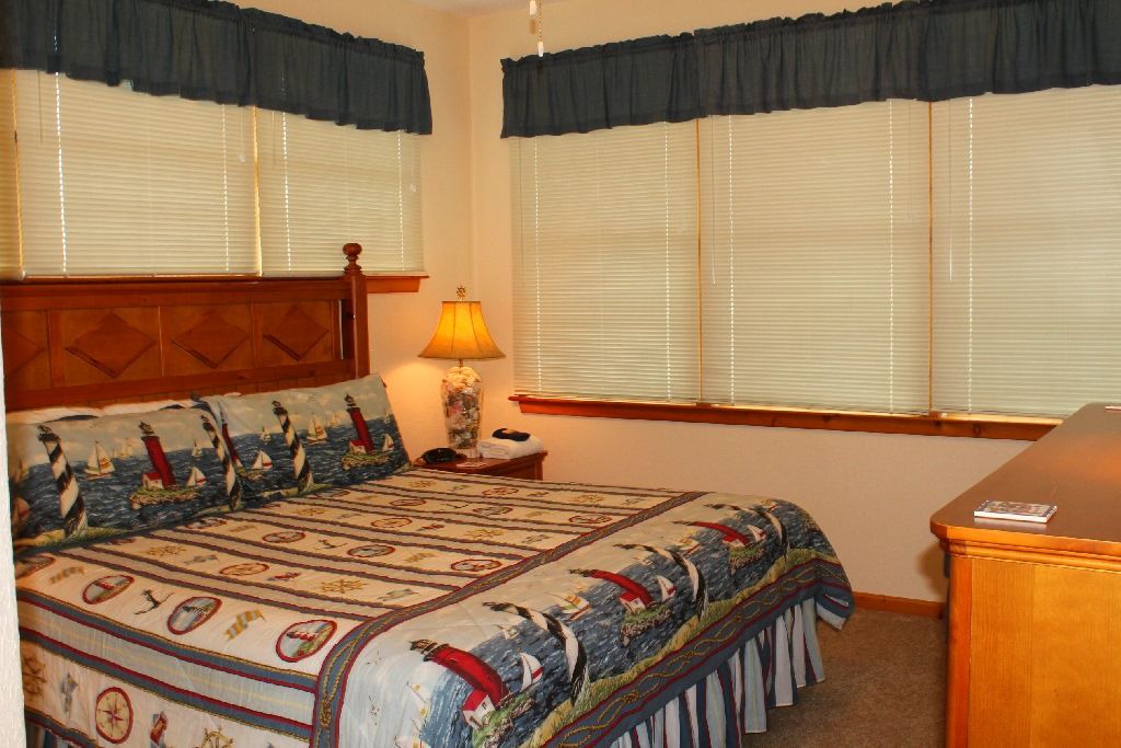 Photo of Bedroom in Manteo
