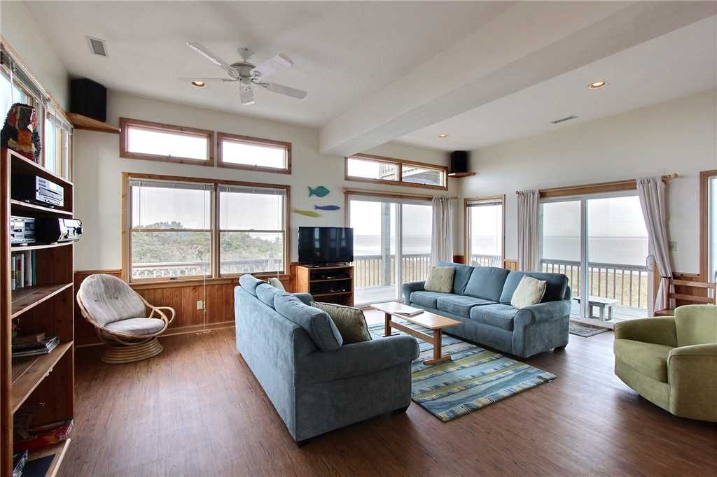 Photo of Livingroom in Brigands' Bay