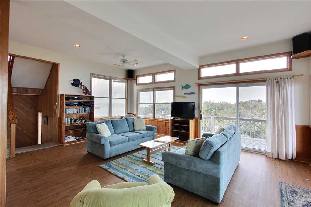 Photo of Livingroom in Brigands' Bay