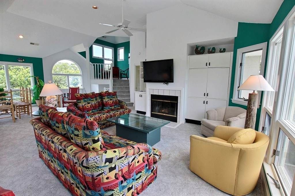 Photo of Livingroom in Monteray Shores