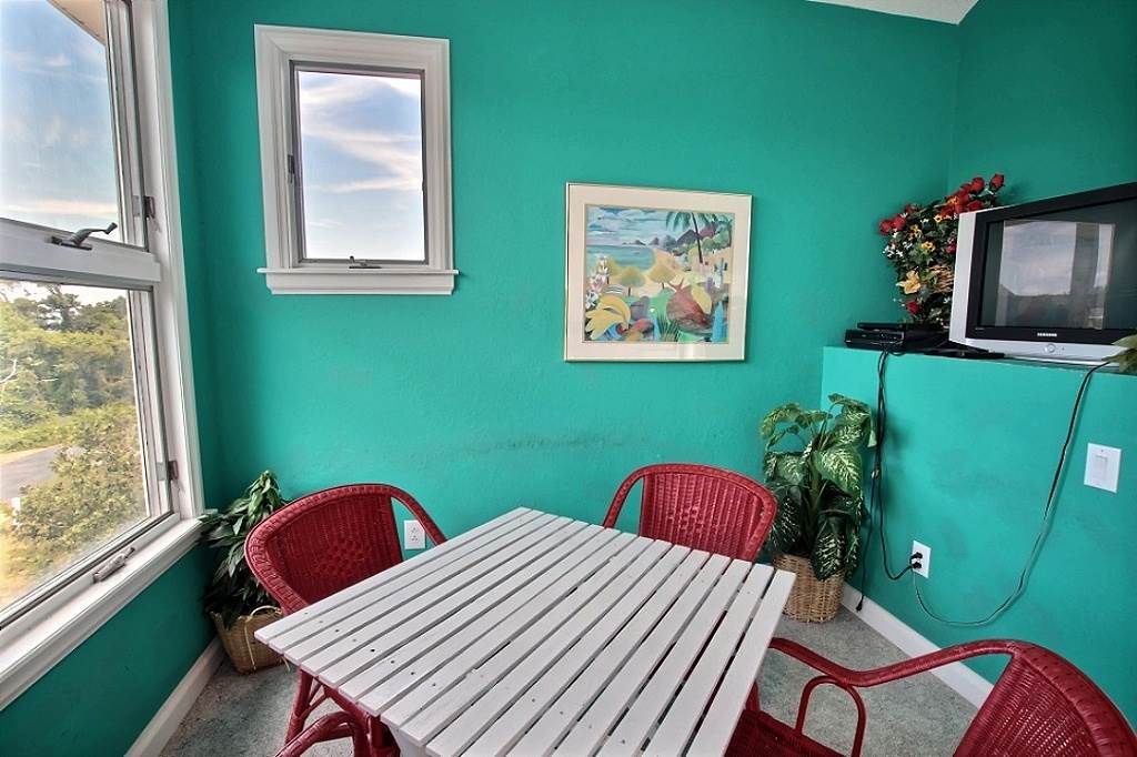 Photo of Livingroom in Monteray Shores
