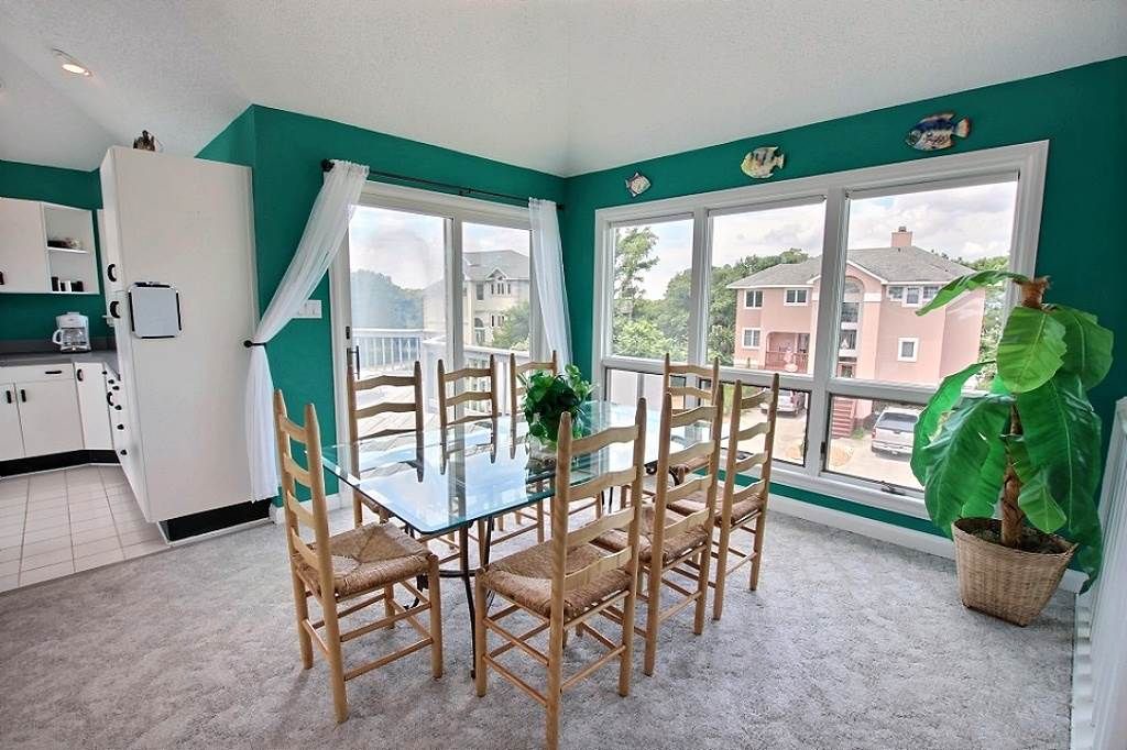 Photo of Livingroom in Monteray Shores