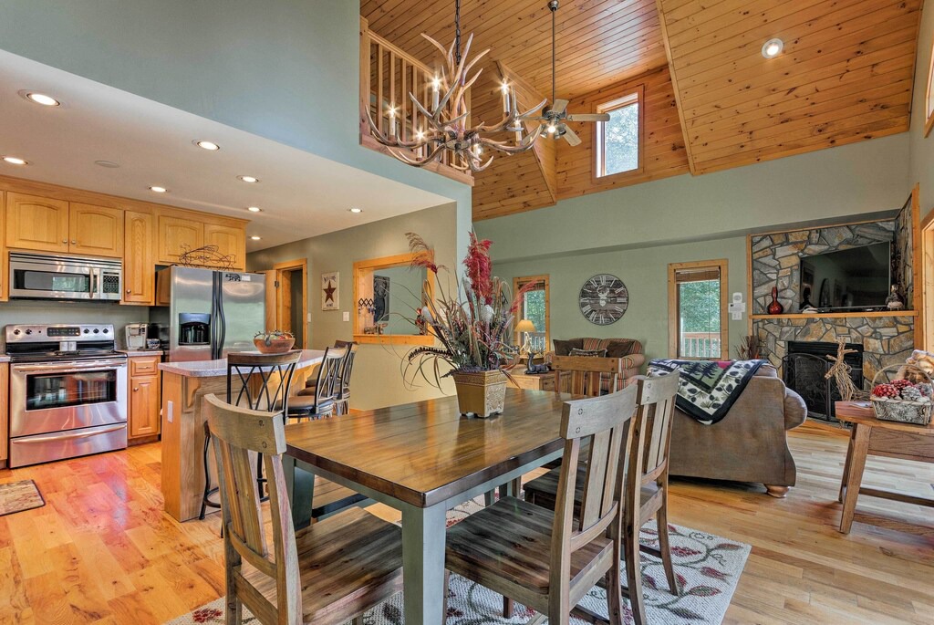 Photo of Livingroom in Charter Hills